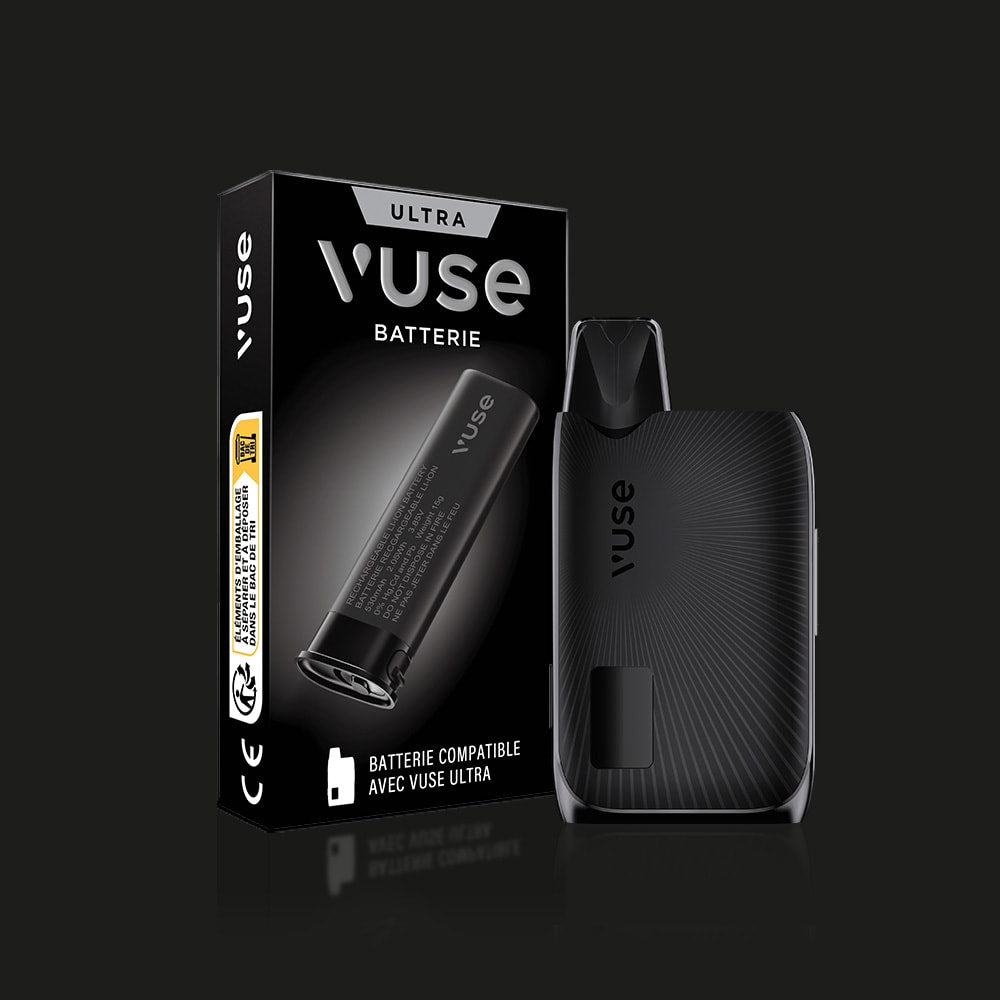 Vuse | La batterie Vuse Ultra de VUSE est présentée à côté de son emballage noir ; tous deux portent la mention « Vuse Batterie » et arborent des détails de design modernes et épurés sur un fond sombre. | Cigarettes Electroniques et Recharges