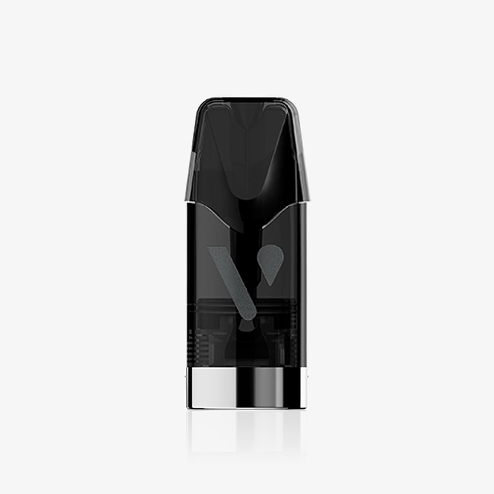 Vuse | Gros plan sur une cartouche pour cigarette électronique VUSE Pro ONE Box Menthe Ice, de couleur noire et transparente avec une base argentée, photographiée sur un fond blanc uni. | Cigarettes Electroniques et Recharges