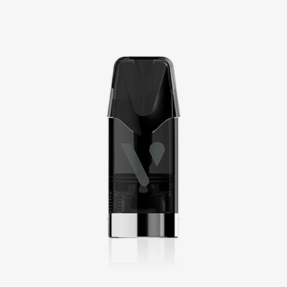 Vuse | Gros plan sur une cartouche VUSE Vuse Pro ONE Bar Myrtille Ice, noire et transparente, dotée d'une base argentée, posée à la verticale sur un fond blanc uni. Idéale pour une utilisation avec le kit Vuse Pro One Bar. | Cigarettes Electroniques et Recharges