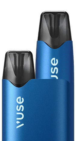 Deux stylos à vape Vuse bleus avec des embouts noirs, se chevauchant partiellement, sont représentés sur un fond blanc uni. Le mot Vuse est imprimé verticalement en blanc sur chaque dispositif.
