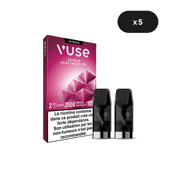 Un paquet de VUSE Recharges Gamme Intense Saveur Açai Cassis Ice avec deux capsules est présenté à côté de la boîte. Un cercle en haut à droite indique x5. L'emballage rose et blanc comporte un texte en français et un avertissement sur la nicotine.