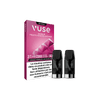 Un paquet rose de capsules VUSE Recharge Gamme Intense Saveur Fruits Rouges Intense se trouve à côté de deux dosettes de vape noires, avec un texte blanc et un avertissement sanitaire français sur la nicotine.