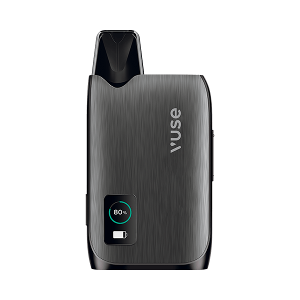 Le Vuse Ultra Kit Simple Edition de VUSE est un appareil métallique élégant doté d'un embout noir, d'un affichage numérique indiquant 80 % de la batterie et de la marque VUSE. Il a été conçu pour les dosettes Ultra afin de simplifier votre kit.